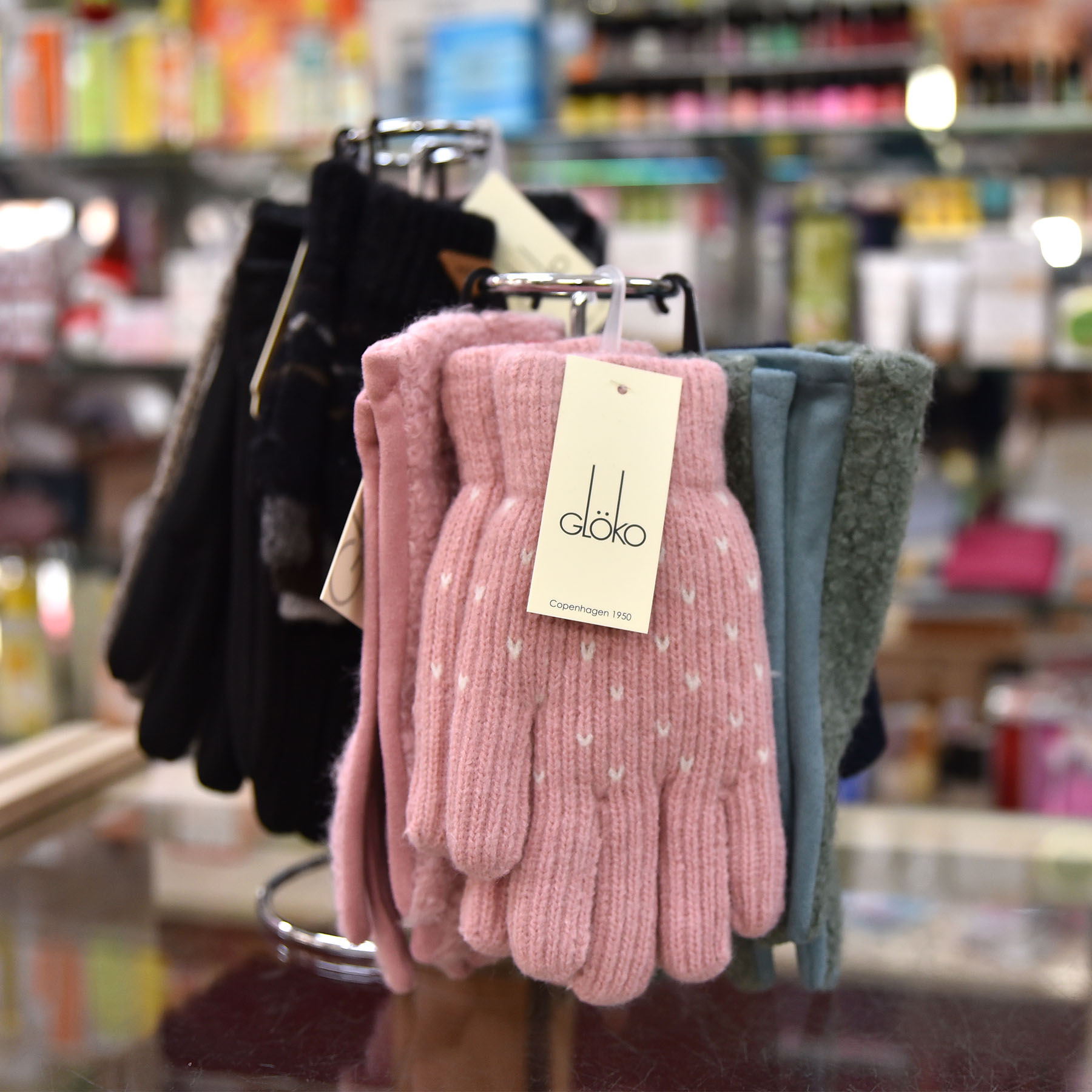 Droguería Perfumería La Plaza