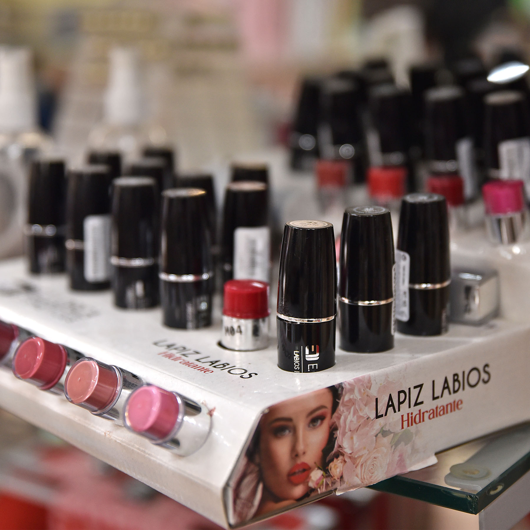 Droguería Perfumería La Plaza