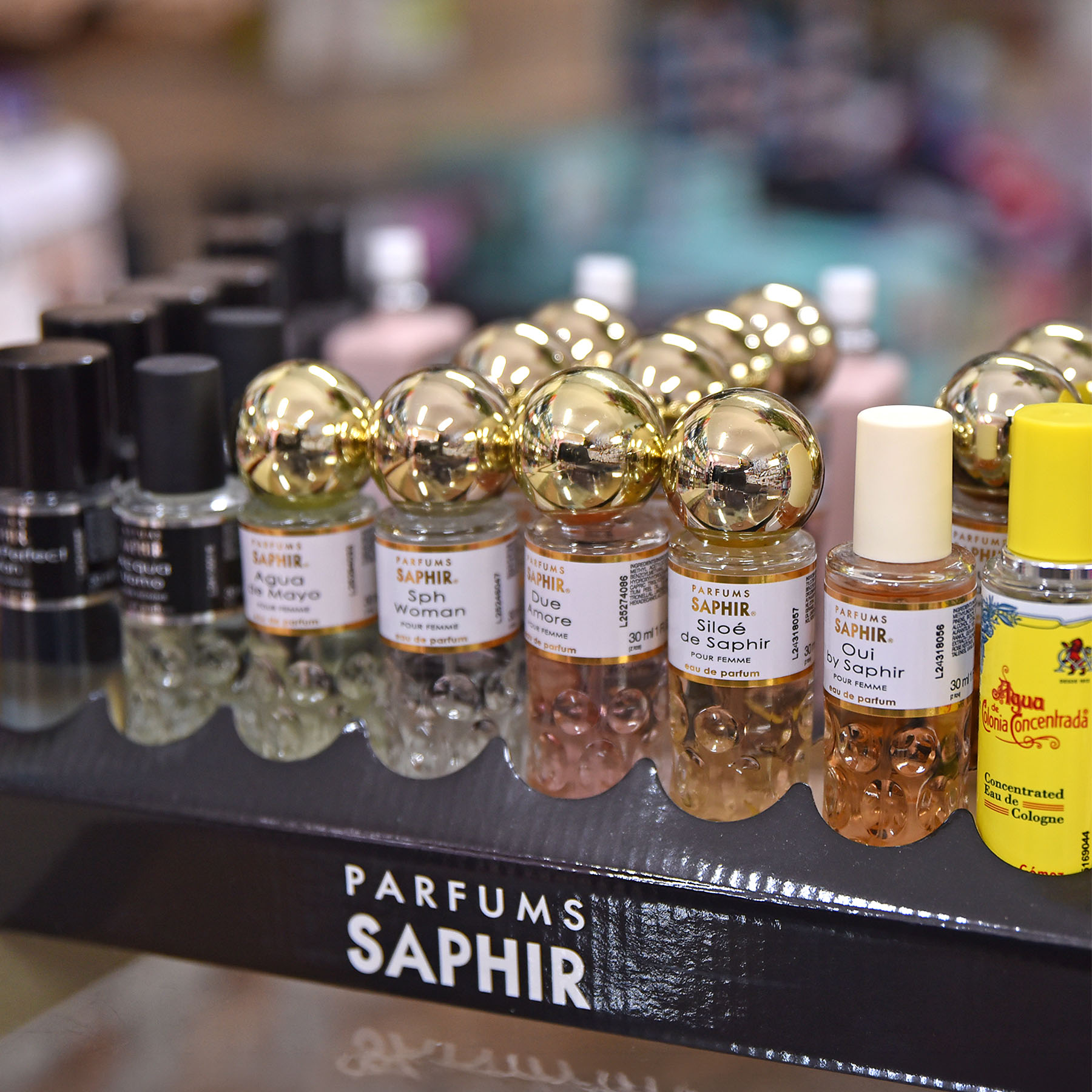 Droguería Perfumería La Plaza